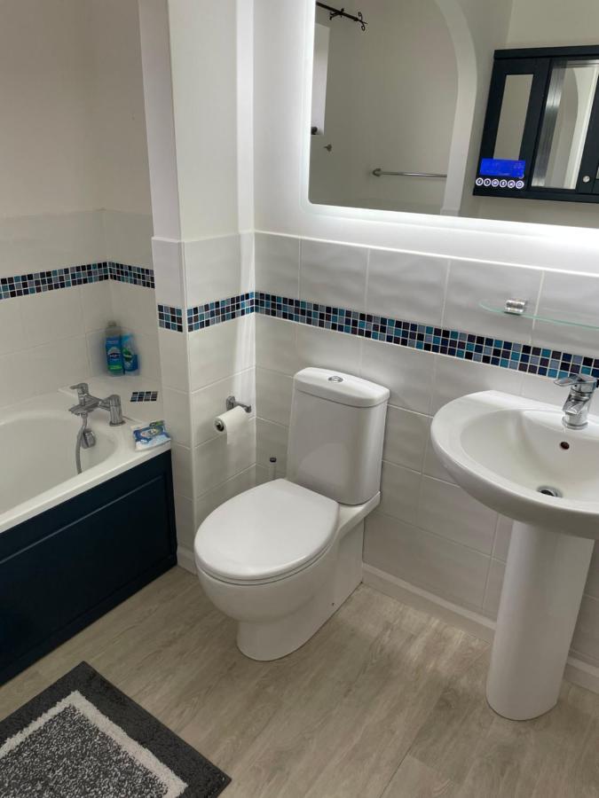 Executive Home With Plenty Of Room 엘리 외부 사진