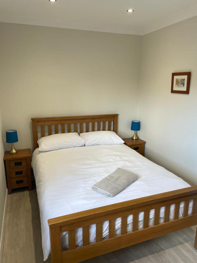 Executive Home With Plenty Of Room 엘리 외부 사진